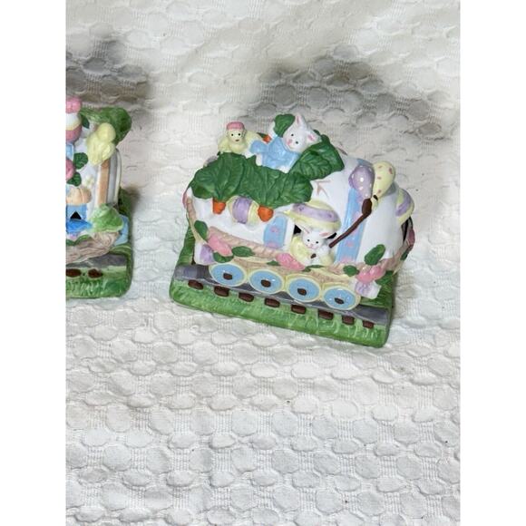 Vintage 3-piece Lighted Easter Train Set Ceramic Holiday Decor Bunny Egg WORKS - Picture 4 of 12